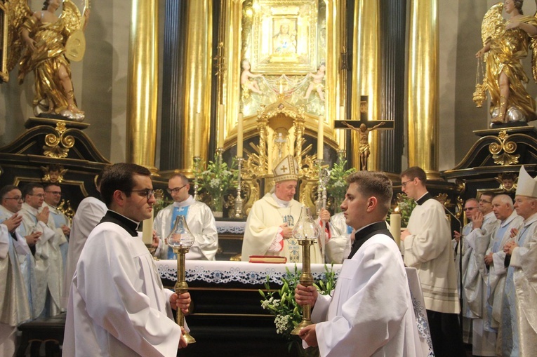 Tuchów. Pielgrzymka na 25-lecie Towarzystwa Przyjaciół WSD w Tarnowie