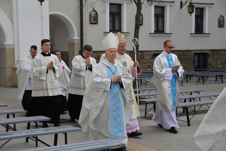 Tuchów. Pielgrzymka na 25-lecie Towarzystwa Przyjaciół WSD w Tarnowie