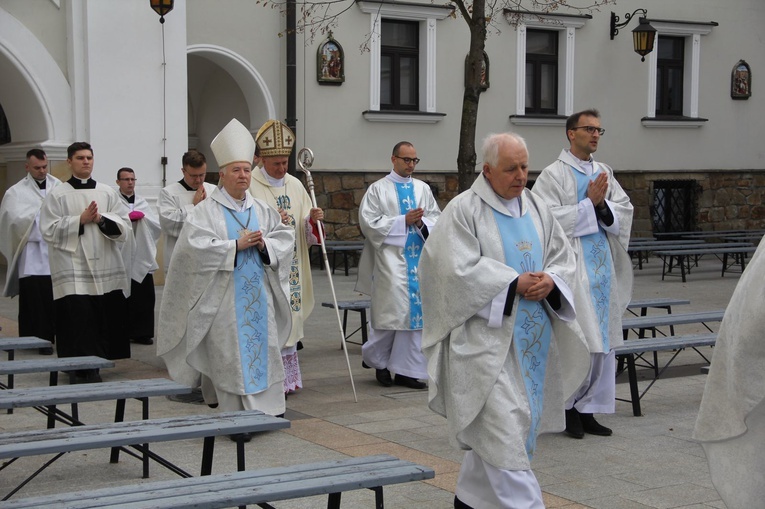 Tuchów. Pielgrzymka na 25-lecie Towarzystwa Przyjaciół WSD w Tarnowie