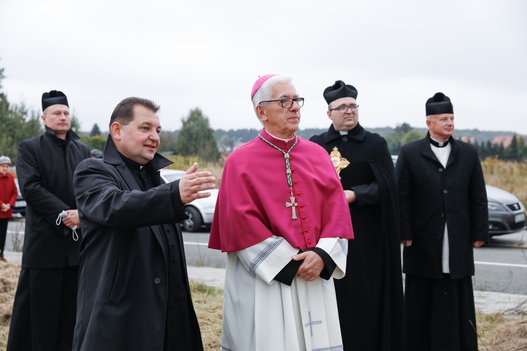 Pobłogosławienie terenu pod budowę nowego kościoła