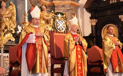 Podczas Mszy św. w katedrze otwarto synod w diecezji. 