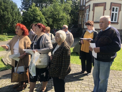 Jubileuszowe dęby na 40-lecie KIK-u w bielskim "Józefowie"