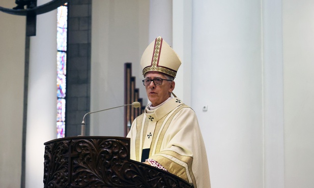 Katowice. Inauguracja XVI Zwyczajnego Posiedzenia Ogólnego Synodu Biskupów w Archidiecezji Katowickiej