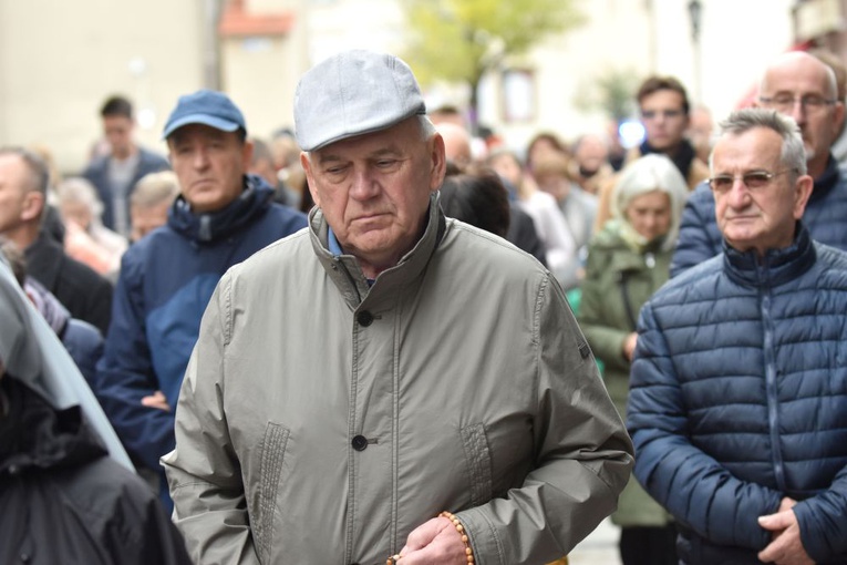 Różaniec za Polskę w Świdnicy