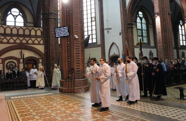 Msza w katedrze na otwarcie synodu
