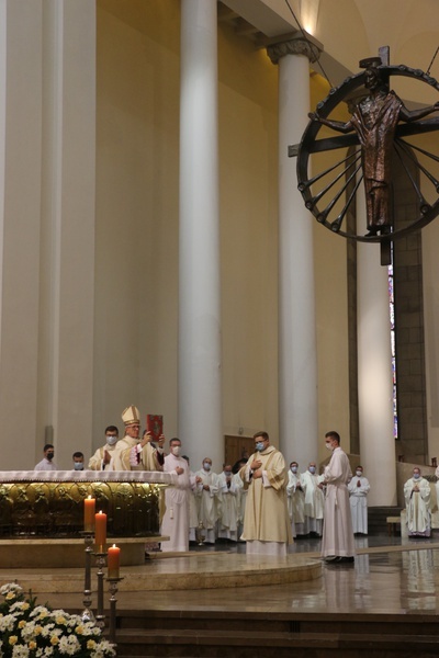 Katowice. Msza św. inaugurująca synod o synadalności w archidiecezji, cz. 1