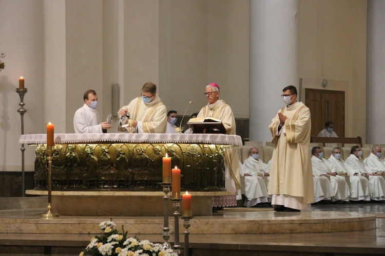 Katowice. Msza św. inaugurująca synod o synadalności w archidiecezji, cz. 1