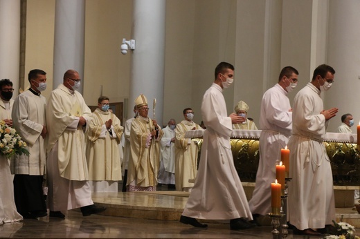 Katowice. Msza św. inaugurująca synod o synadalności w archidiecezji, cz. 1