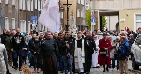 Wydarzenie odbyło się pod hasłem: "Matko Boża Różańcowa, zjednocz serca gdańszczan!".