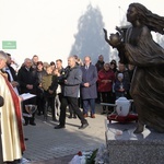 Dębica. Poświęcenie pomnika i pochówek dzieci utraconych