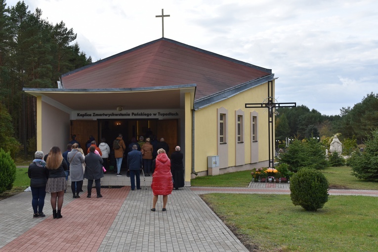 Jastrzębia Góra. Poświęcenie pomnika Dziecka Utraconego 