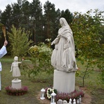 Jastrzębia Góra. Poświęcenie pomnika Dziecka Utraconego 