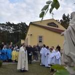 Jastrzębia Góra. Poświęcenie pomnika Dziecka Utraconego 