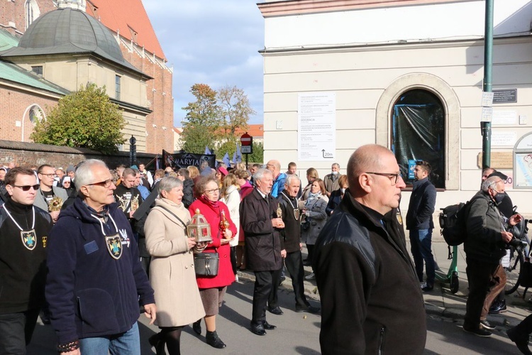 Procesja różańcowa za Polskę cz.1