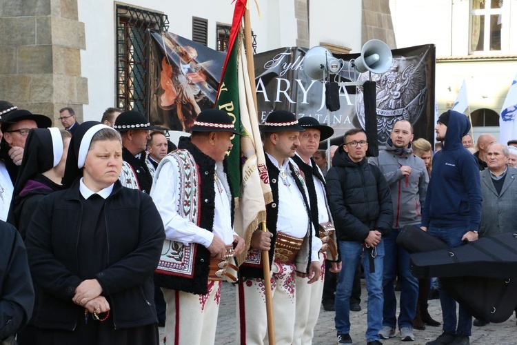 Procesja różańcowa za Polskę cz.1