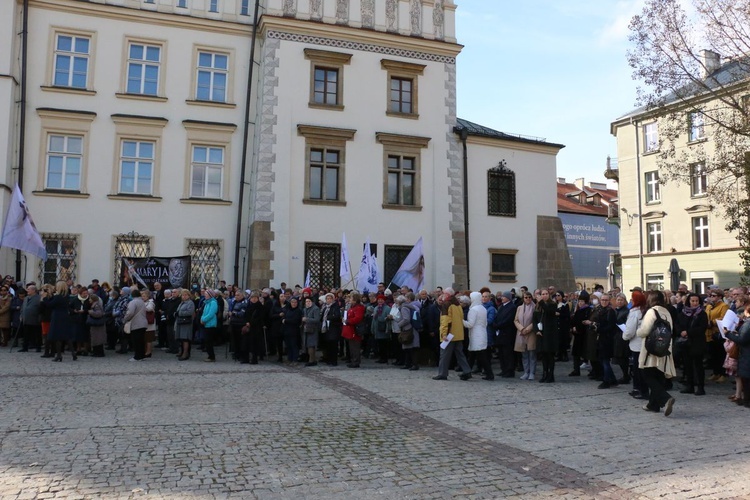 Procesja różańcowa za Polskę cz.1