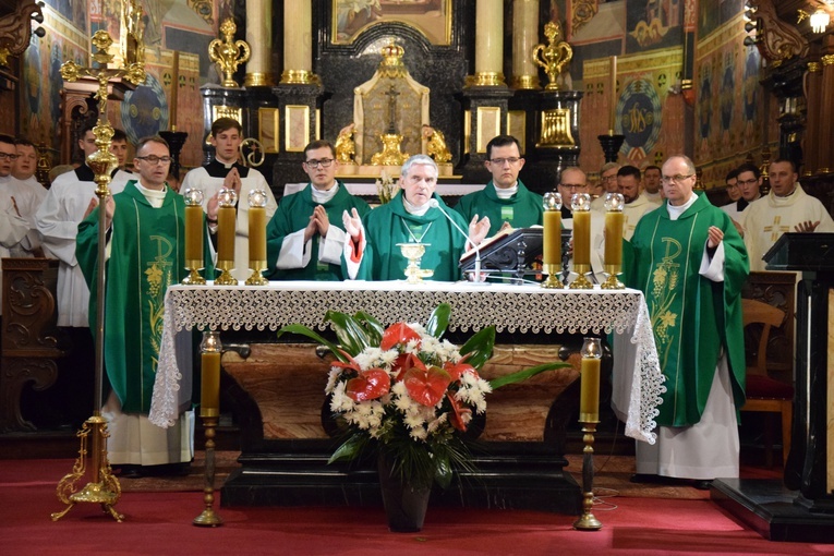 Inauguracja fazy diecezjalnej synodu biskupów 