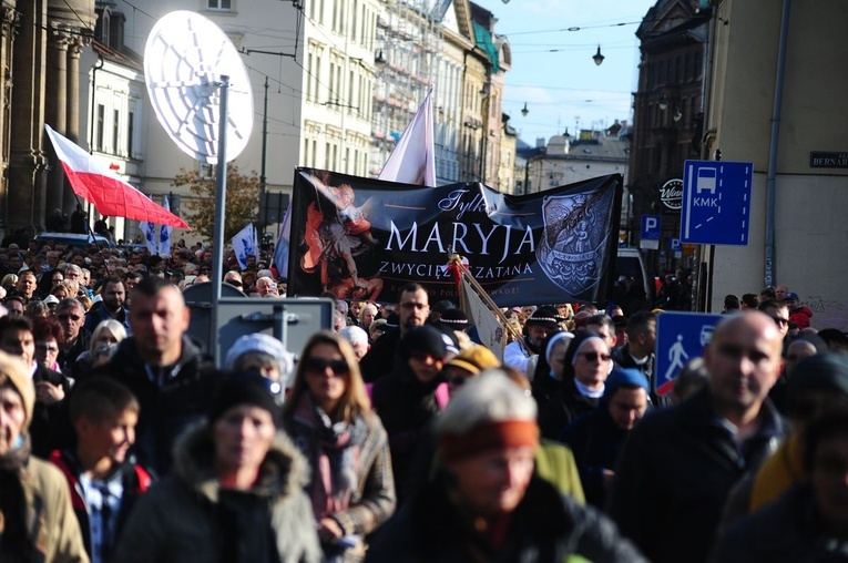 Procesja różańcowa za Polskę cz.2