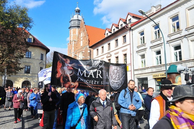 Procesja różańcowa za Polskę cz.2