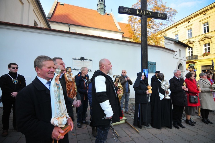 Procesja różańcowa za Polskę cz.2