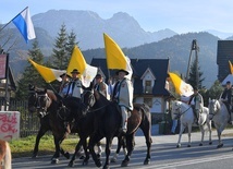 Zakopane. Procesja fatimska z banderią konną