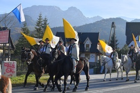 Zakopane. Procesja fatimska z banderią konną