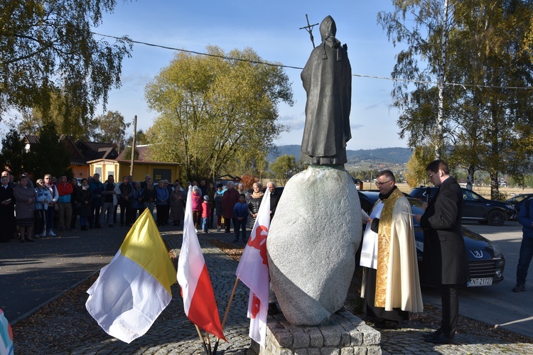 Nieszpory papieskie na nowotarskim lotnisku