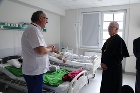 Abp Wiktor Skworc do medyków: Dziękuję za Waszą codzienność wypełnioną miłością do chorego