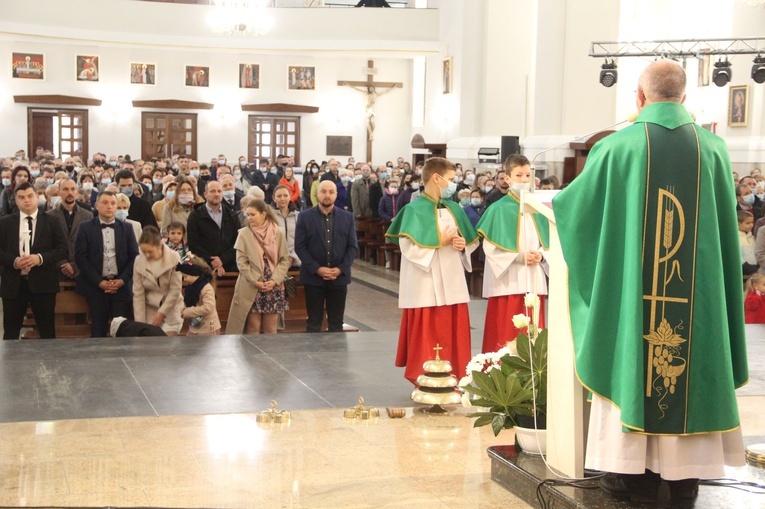 Dąbrowa Tarnowska. Wprowadzenie relikwii bł. kard. Wyszyńskiego