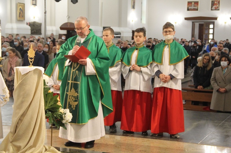 Dąbrowa Tarnowska. Wprowadzenie relikwii bł. kard. Wyszyńskiego