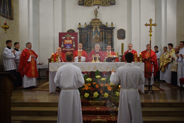 Msza św. w kościele seminaryjnym.