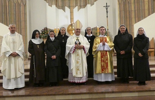 Nuncjusz apostolski abp Salvatore Pennacchio w parafii NSPJ w Kętach