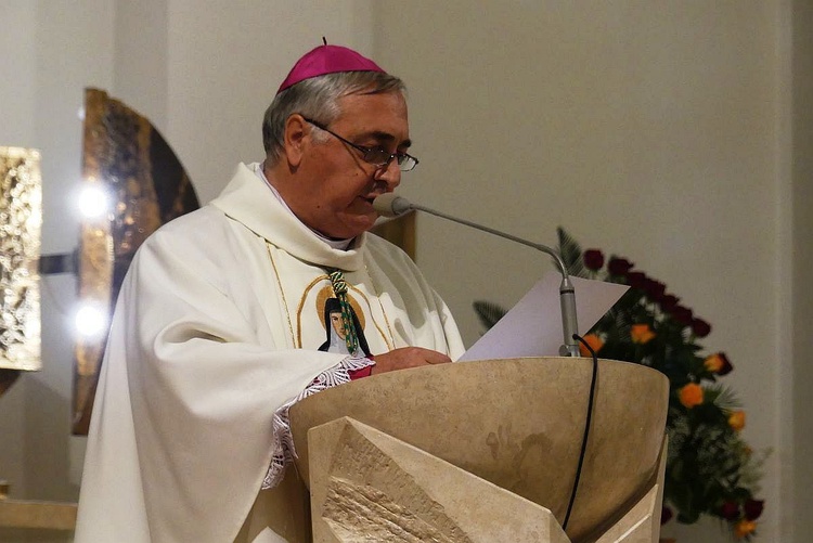 Nuncjusz apostolski abp Salvatore Pennacchio w parafii NSPJ w Kętach