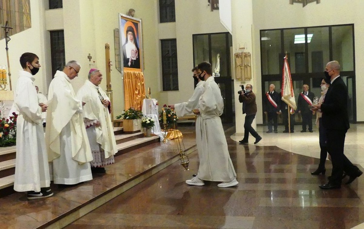 Nuncjusz apostolski abp Salvatore Pennacchio w parafii NSPJ w Kętach