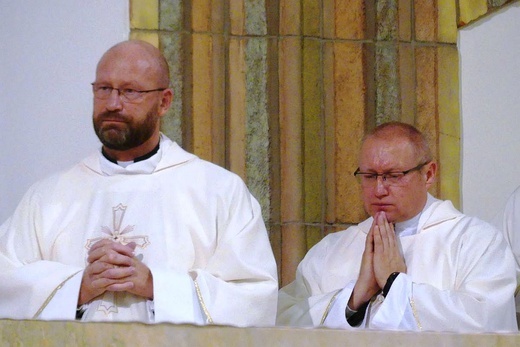 Nuncjusz apostolski abp Salvatore Pennacchio w parafii NSPJ w Kętach