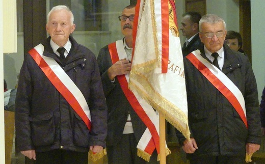 Nuncjusz apostolski abp Salvatore Pennacchio w parafii NSPJ w Kętach