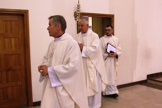 Nuncjusz apostolski abp Salvatore Pennacchio w parafii NSPJ w Kętach