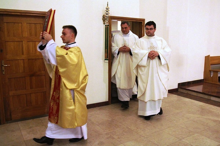 Nuncjusz apostolski abp Salvatore Pennacchio w parafii NSPJ w Kętach