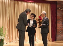 ▲	Nagrodę wręczyła Elżbieta Witek, marszałek Sejmu RP.