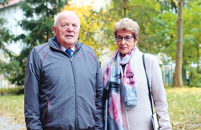	Janina Maksymowicz i Stanisław Brandt – osoby od lat zaangażowane w działalność  elbląskiego PZN.