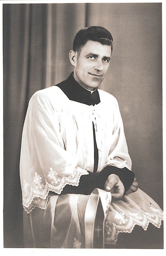 Młody kapłan.