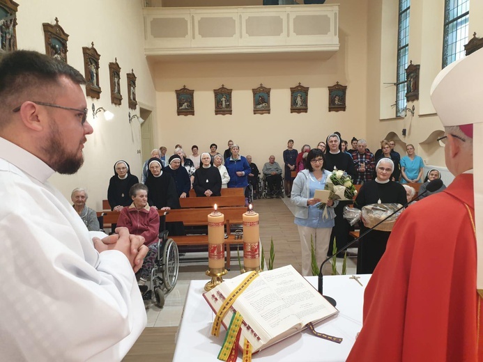 Biskup z odwiedzinami w dzierżoniowskim ZOL-u