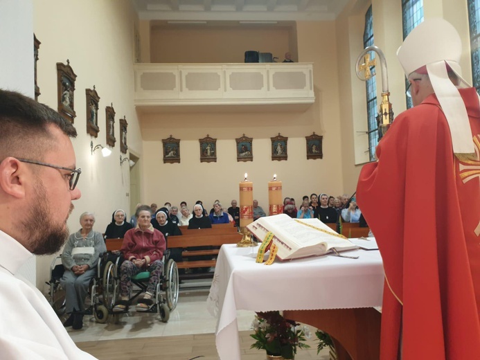 Biskup z odwiedzinami w dzierżoniowskim ZOL-u