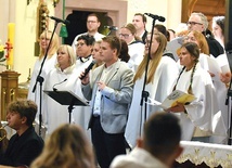 W Nowej Rudzie-Słupcu odbył się koncert rodziny Sygnału Miłosierdzia. Muzycy są gotowi wystąpić także w innych kościołach.