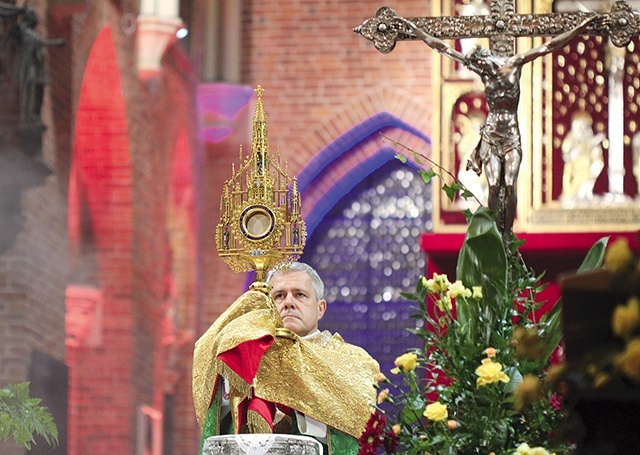 Wierni modlili się przed Najświętszym Sakramentem o otwartość na działanie Ducha Świętego.