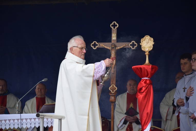 Wprowadzenie relikwii bł. Prymasa Tysiąclecia do Skierniewic