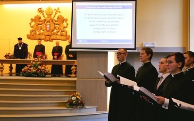 Rok akademicki 2021/2022 w Gdańskim Seminarium Duchownym rozpoczęło 35 kleryków, z czego 10 na pierwszym roku.  