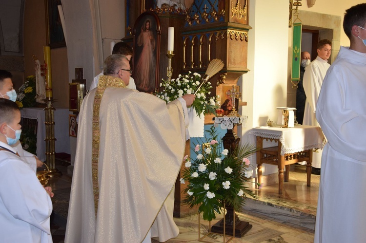 Wojakowa. Wprowadzenie relikwii bł. kard. Stefana Wyszyńskiego