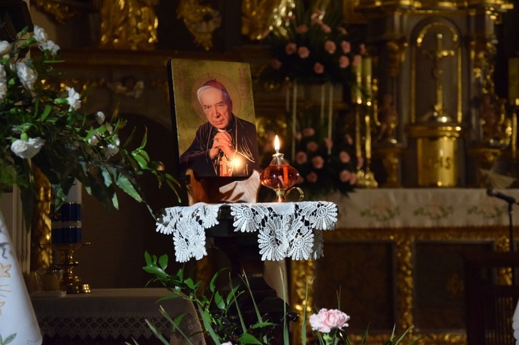 Wojakowa. Wprowadzenie relikwii bł. kard. Stefana Wyszyńskiego