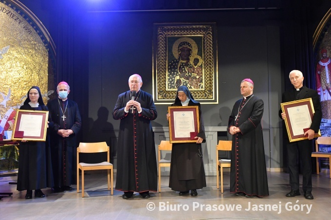 Ewa Gawin została uhonorowana medalem "Benemerenti in Opere Evangelizationis"